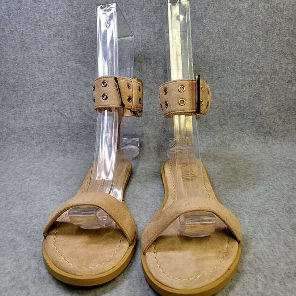 ☆ Nude Grommet Detailed Ankle Cuff Flat Sandal - Picture 2 of 9